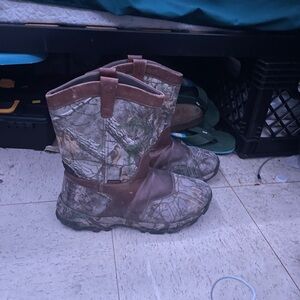 WATERPROOF CAMO BOOTS